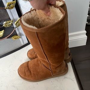 Women’s classic tall UGGs in chestnut